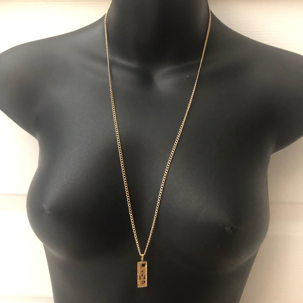 ♥️ 14k Gold chain and “LOVE” Charm .45 oz  ♥️